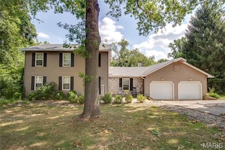 331 Whispering Oaks Dr, Bethalto, IL 62010