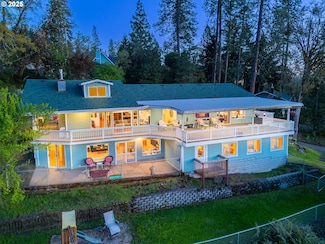 1206 SE Hawthorne Dr, Roseburg, OR 97470