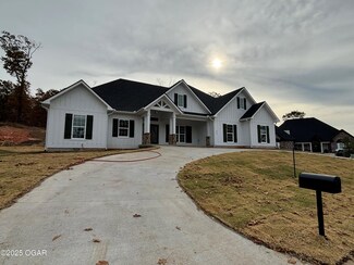 224 Timber Trail Dr, Joplin, MO 64804