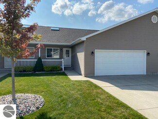 2810 Meadow Wood St, Mount Pleasant, MI 48858
