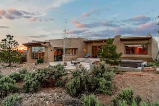 1 San Pasqual Ln, Ranchos de Taos, NM 87557