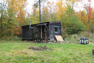 17 Basin Ln, Whitefield, ME 04353