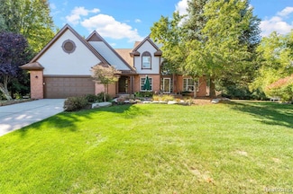 7607 Mapleton Ct, West Bloomfield, MI 48324