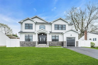7 Sheridan St, Old Bethpage, NY 11804