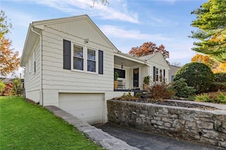 6121 W 54th Terrace, Mission, KS 66202