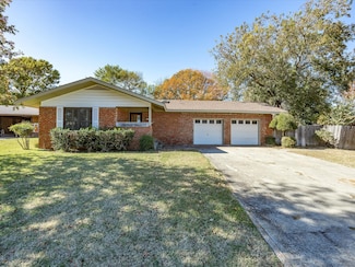 1104 Coffield St, Bowie, TX 76230