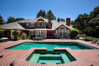 99 James Ave, Atherton, CA 94027