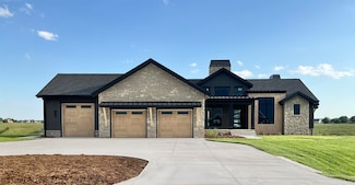 296 S Sagebrush Ln, North Platte, NE 69101