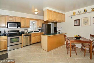 4349 Lorcom Ln, Arlington, VA 22207