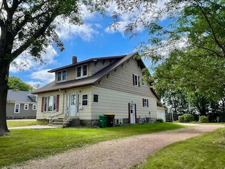 121 West St N, Sanborn, MN 56083