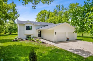 7634 Shadow Ln, Horace, ND 58047