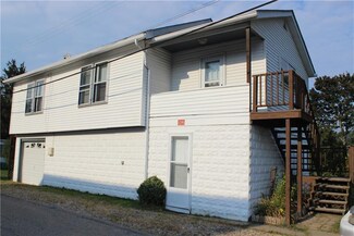 1295 Maple St, Crescent, PA 15046