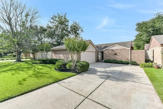 16627 Neumann Dr, Houston, TX 77058