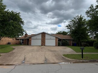 2322 Twisted Oak Dr, Norman, OK 73071