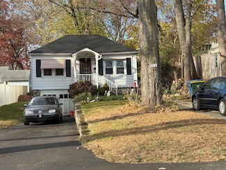 335 Raymond St, Waterbury, CT 06706