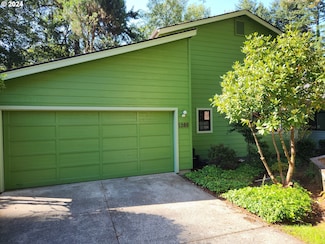 1399 Glenwood Dr, Brookings, OR 97415