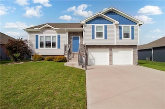 20804 Copper Creek Dr, Peculiar, MO 64078