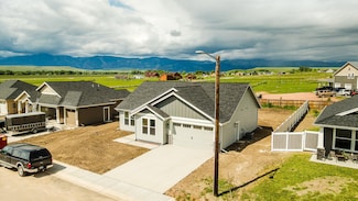 30 Sawtooth Ln, Ranchester, WY 82839