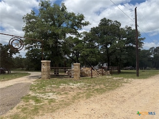108 Deep Woods Dr, Seguin, TX 78155