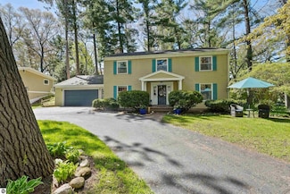 1310 Peninsula Ct, Traverse City, MI 49686