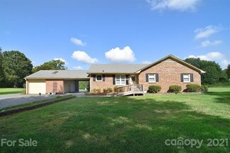 3801 Margaret Wallace Rd, Matthews, NC 28105