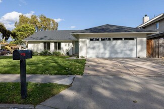 1426 Camellia Cir, Carpinteria, CA 93013