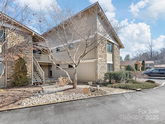 516 Davis Mountain Rd, Hendersonville, NC 28739