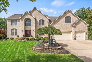 20658 Pembrooke Oval, Strongsville, OH 44149