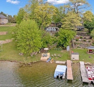 4475 Harp Dr, Linden, MI 48451