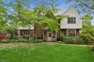 141 Summit Ave, Montclair, NJ 07043