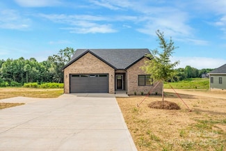 681 S Grove St, Lincolnton, NC 28092