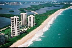 5540 N Ocean Dr Unit 1D, Riviera Beach, FL 33404