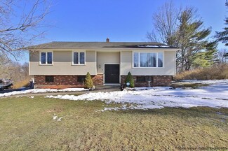 468 Ridge Rd, Campbell Hall, NY 10916