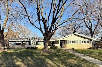 442 Oakland Ln, Elkhorn, WI 53121