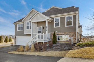 3812 Honeysuckle Ln, Elgin, IL 60124