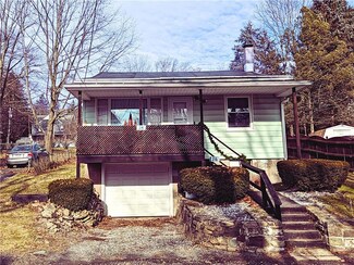 26 Reeder St, Mount Pocono, PA 18344