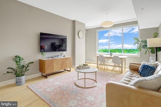1020 N Highland St Unit 1112, Arlington, VA 22201