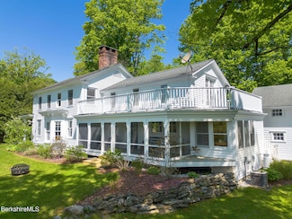 279 Great Barrington Rd, Housatonic, MA 01236