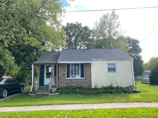531 Harrison St, Ionia, MI 48846