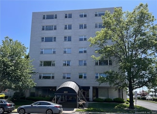 893 Farmington Ave Unit 4I, West Hartford, CT 06119