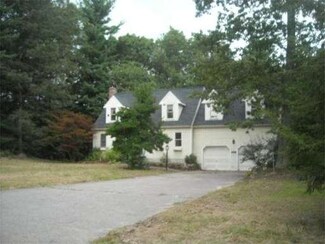 3 Mantoni Dr, Hopedale, MA 01747