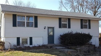 718 Kay Dr, Lathrop, MO 64465