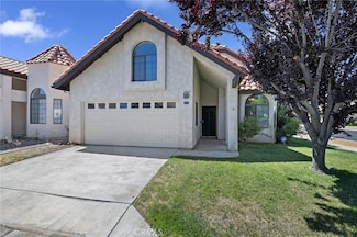 19229 Pine Way, Apple Valley, CA 92308