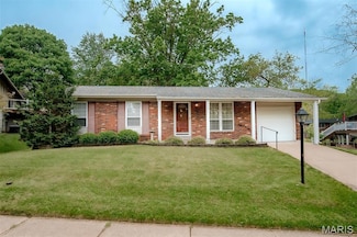 9901 Chileswood Dr, Saint Louis, MO 63126