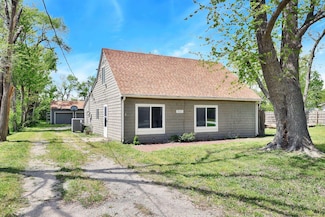621 S Ruth Ave, Andover, KS 67002