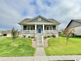 916 Hillcrest Dr, Seward, NE 68434