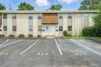 811 Wendevy Ct Unit 16D, Ballwin, MO 63011