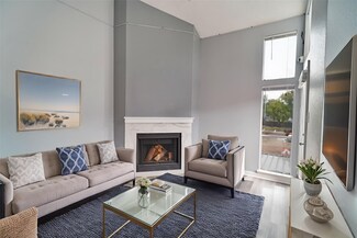 10855 Meadowglen Ln Unit 1122, Houston, TX 77042