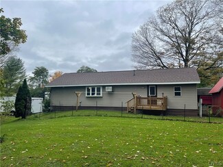 46 Washer Rd, Phoenix, NY 13135
