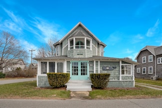 35 Tuckernuck Ave, Oak Bluffs, MA 02557